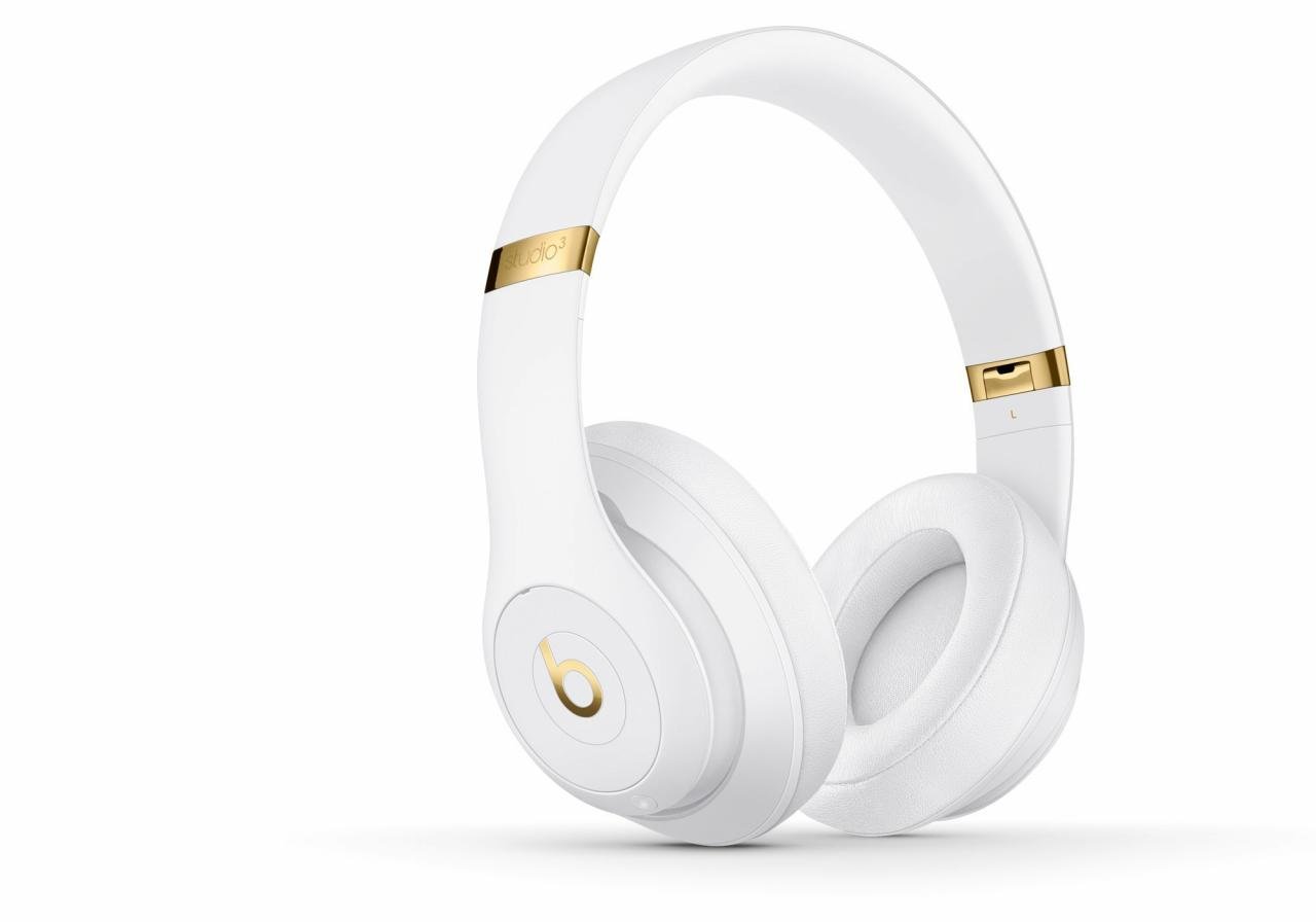 Beats By Dr. Dre Studio 3 Wireless Over-Ear Headphones With Built-In Mic
